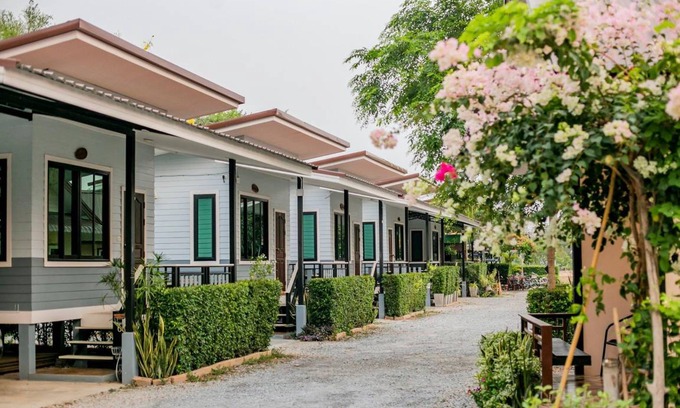 Thap Than Resort | 47 m² Resort ∙ 20 guests