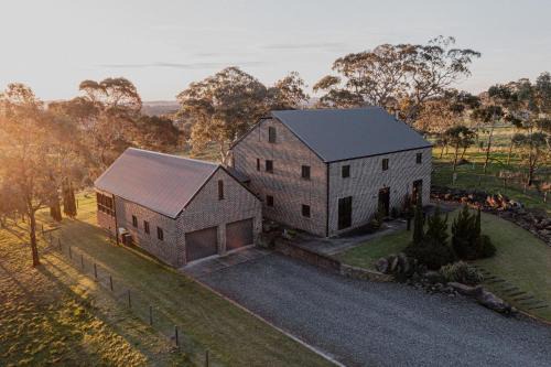 Talunga Villa | 47 WOOLSHED ROAD - Adelaide Hills rural retreat