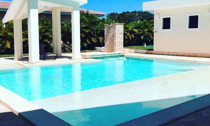 Sosua House | 4BD villa with private pool, free transportation, BBQ, cable TV, internet!