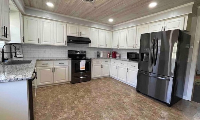 Iuka House | 4BdRm Home Near Mineral Springs Park
