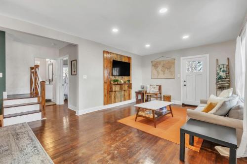 Spartanburg House | 4Bed/3bath- 1 mile to Downtown