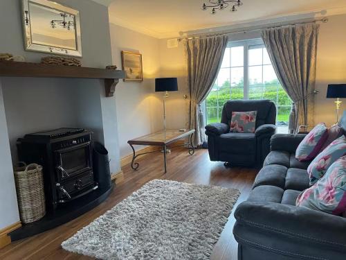 Letterkenny House | 4Bedroom House-Letterkenny-PrivateGarden-Sleeps 7