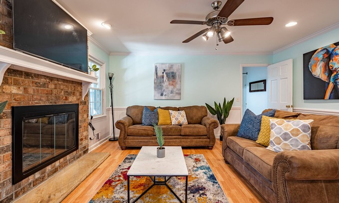Athens House | 4BR Cozy Home, Close to UGA & Downtown Athens