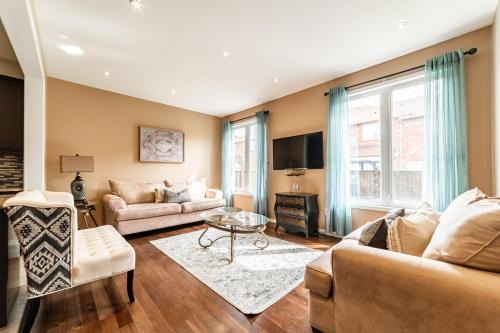Halton Regional Municipality House | 4br Near Hilton Falls - Kelso - Gazebo, Workspace