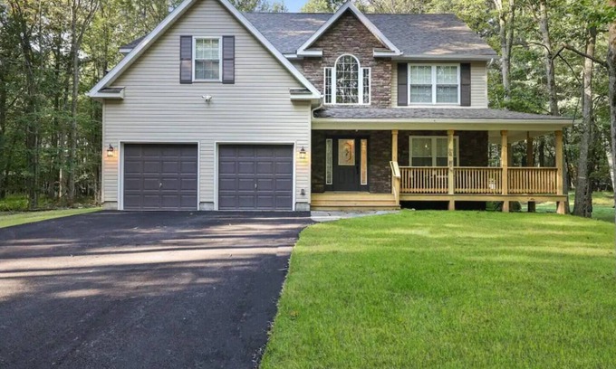 Pocono Summit House | 4BR Oasis w/Hot Tub, Sauna, Game Room & Firepit