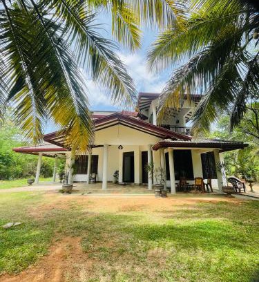 Nuwaragam Palatha Central House | 4th Mile Resort