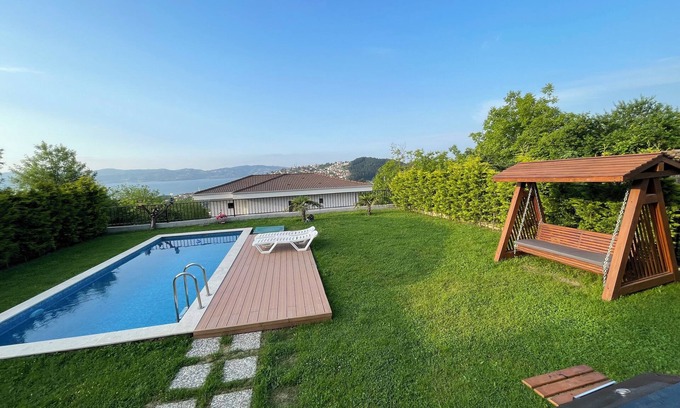 Sapanca Villa | 5+1 Private (HEATED) Pool-Luxury Holiday Villa for 10 people in Sapanca Ünlüce