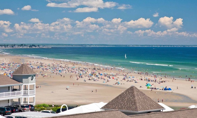 Ogunquit House | 5 BDRM house w/Heated Pool Walk to Beach, Shops Restaurants, Marginal Way