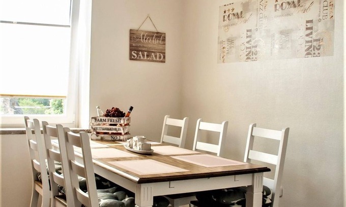 Hillesheim Apartment | 5-bed holiday apartment bath/WC, 2 bedrooms - guest house at Viehmarkt