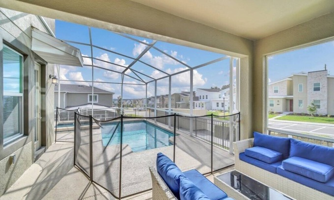 Tuscan Ridge Villa | 5 Bed With Upstairs Loft- So Much Space Pool, Spa & Game Room!