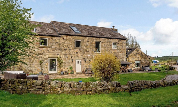 Hollow Meadows Cottage | 5 bedroom accommodation in Load Brook, near Sheffield
