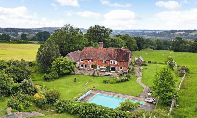 Withyham Cottage | 5 bedroom accommodation in Hartfield