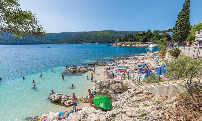 Nedescina House | 5 bedroom accommodation in Nedescina