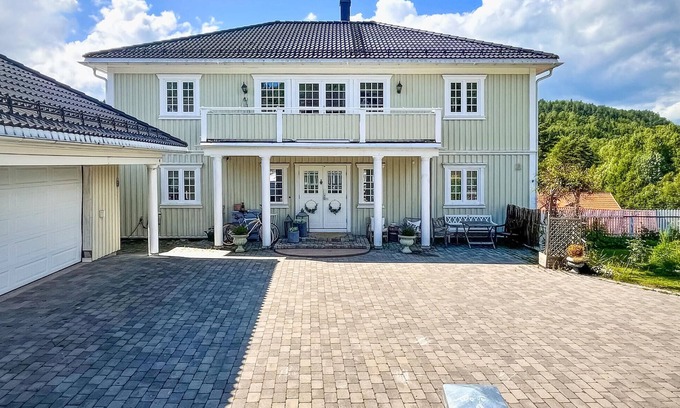 Porsgrunn House | 5 bedroom beautiful home in Porsgrunn