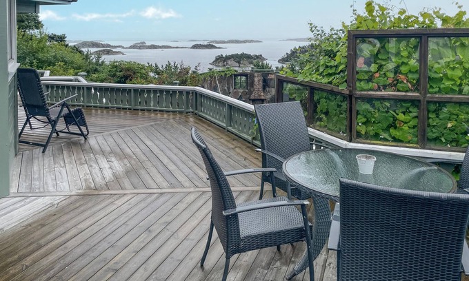 Tregde House | 5 bedroom cozy home in Mandal