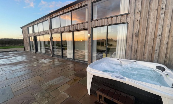 Denchworth House | 5 Bedroom Escape Near Oxford & Wiltshire