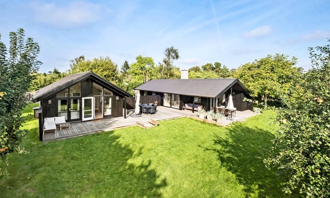Holloselund House | 5 bedroom stunning home in Tisvildeleje