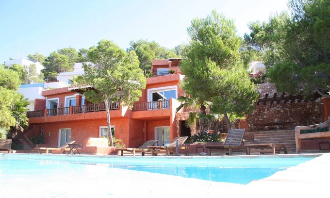 Sant Joan de Labritja Villa | 5 Bedrooms/5 bath+2toilet, Private Infinity Pool, 10-12 people, 5 ¨ form ibiz