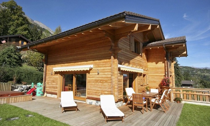 Chandolin-près-Savièse Ski Chalet | 5 bedrooms, spacious, outside jacuzzi, in the center of the Valais