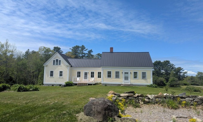 Walpole House | 5 BR, 2 BA Spacious Farmhouse Walking Distance to Golf Course