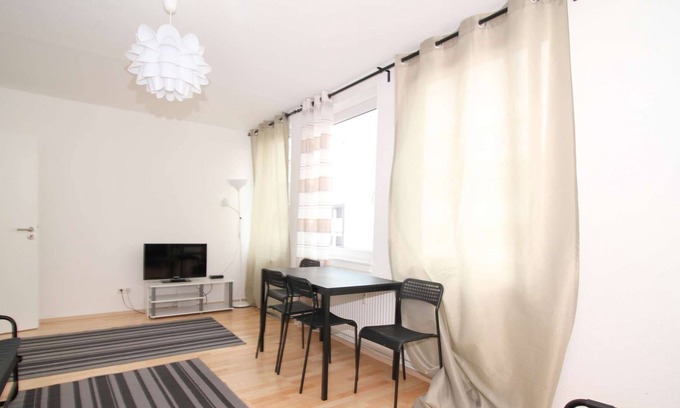 Offenbach am Main Apartment | 5 Guests / 3-room Apartment at CITY CENTER