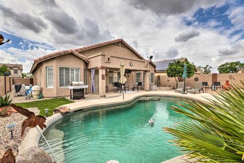 Roseview House | 5 Mi to Golf Courses BBQ-Ready Surprise Home