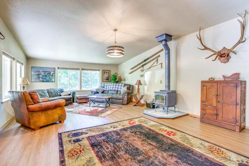 Mead House | 5 Mi to State Park Family Mount Spokane Home