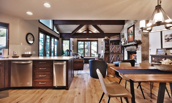 Deer Valley House | 5 Min Walk DV Ski Slopes, Luxury, Family & Pet Friendly-Book 7 Nights 1 SkisFree
