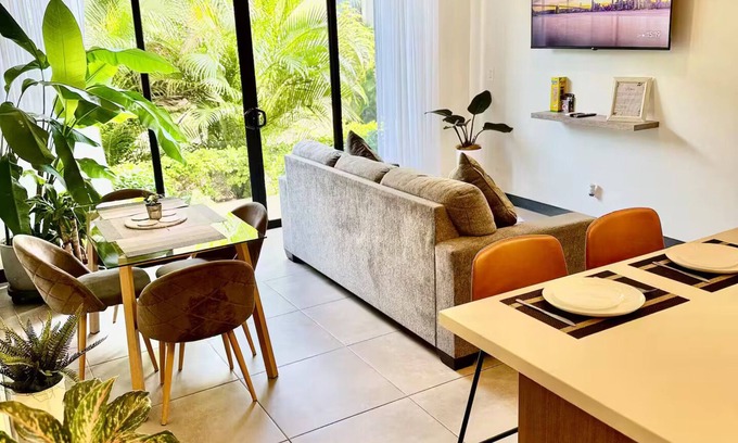Alajuela Condo | 5 minutes from Airport | Transfer ($) | Pool | Gym | Full condo