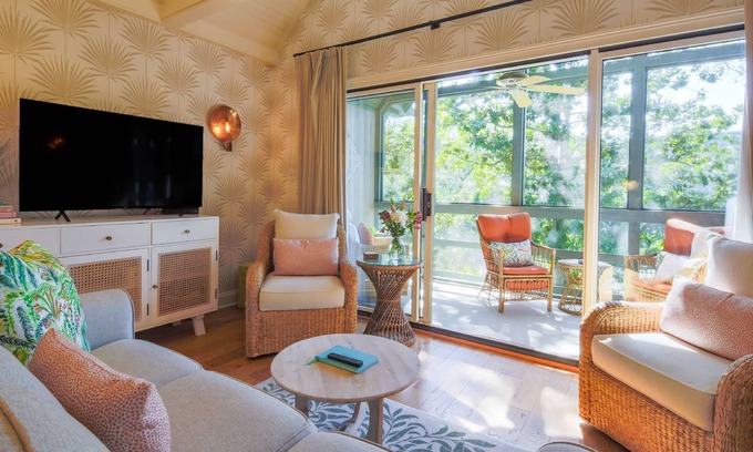 West Beach Village Villa | 5 Minute Walk to Beach! Screened Porch w/Forest Views, Wonderful Natural Light & Comfy Seating