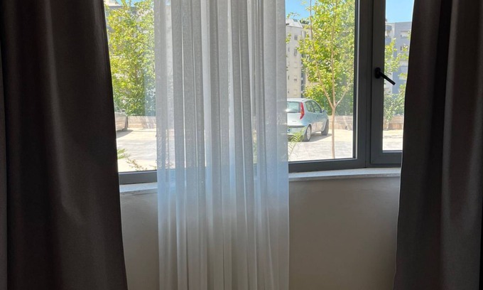 Vlore Apartment | 5-minutes to the sea! One-bedroom Apartment with Garden View Balcony