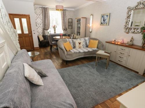 Llanelli House | 5 Pontardulais Road
