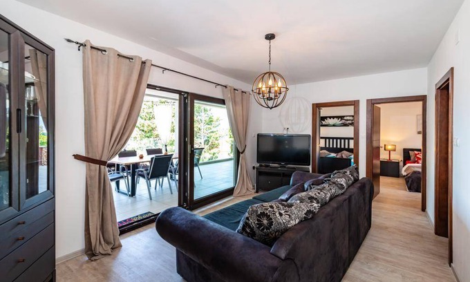 Stara Novalja Apartment | 50 m² Apartment ∙ 2 bedrooms ∙ 4 guests