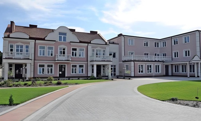 Wawer Hotel | 50 m² Hotel ∙ 10 guests
