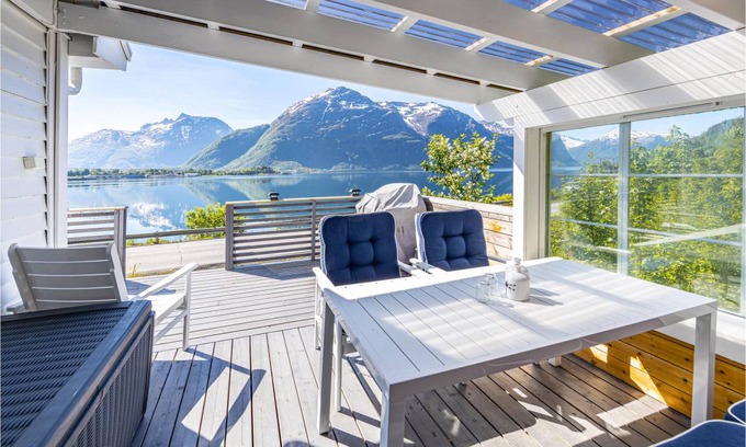 Andalsnes House | 50 m² House ∙ 2 bedrooms ∙ 4 guests