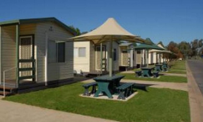 Yarrawonga Resort | 50 m² Resort ∙ 3 bedrooms ∙ 127 guests