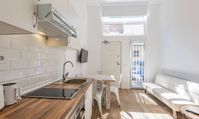 Vista Alegre House | 50 mts Metro, 4km Sol/atocha/retiro, Nuevo, Secadora y Lavadora, Wifi, Mascotas