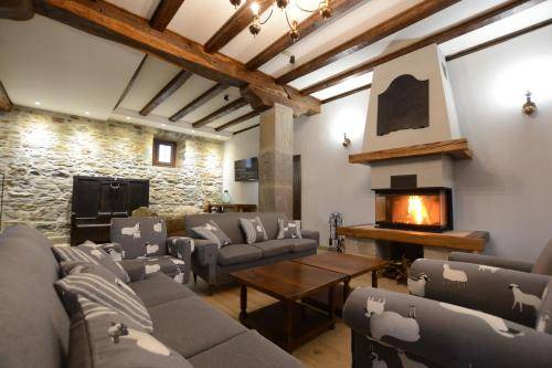 Zubiri House | 500 m² House ∙ 8 bedrooms ∙ 16 guests