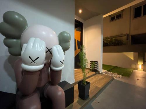 Pasir Pinji House | 5000 SQFT BRAND NEW Semi-D Hype Home 10pax