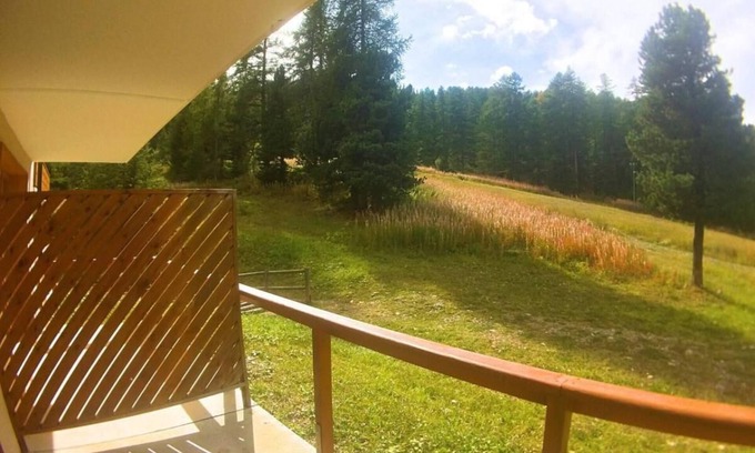 Les Claux Apartment | 50m from resort center, view ski slopes, swimming pool, balcony, 32m², Vars