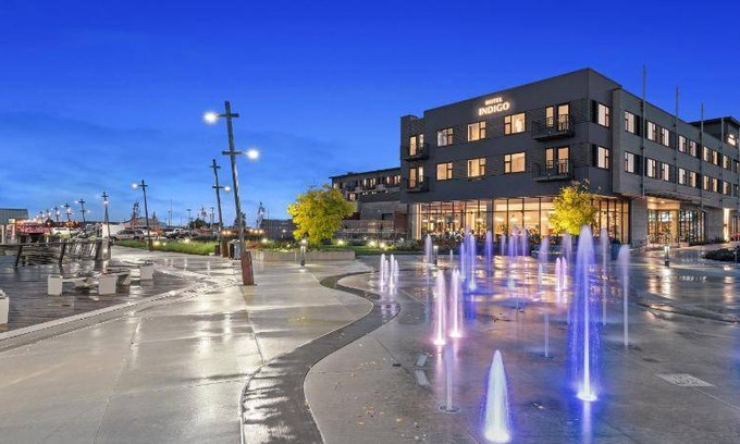 Northwest Everett Hotel | 51 m² Hotel ∙ 127 guests