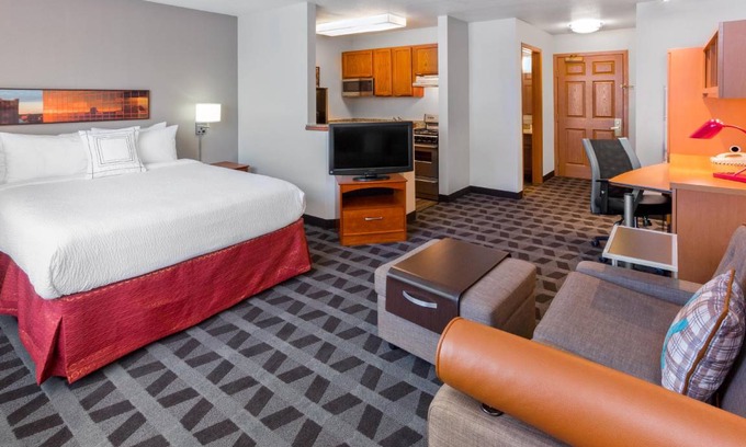 St. Louis Park Hotel | 52 m² Hotel ∙ 127 guests