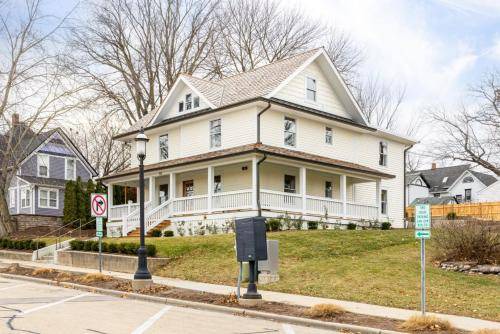 West Dundee Apartment | 53 m² Apartment ∙ 1 bedroom ∙ 2 guests