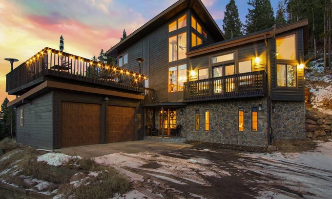 Shadow Mountain House | 538 m² House ∙ 5 bedrooms ∙ 16 guests