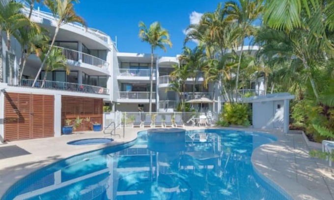 Noosaville Apartment | 54 Noosa Pacific Resort Garden Poolside