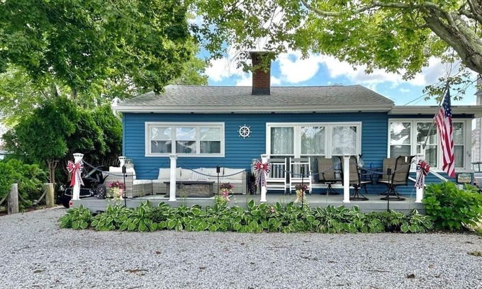 Saybrook Manor House | 54 Steps to the Beach