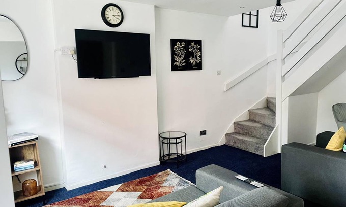 Oldham House | 55 m² House ∙ 2 bedrooms ∙ 3 guests