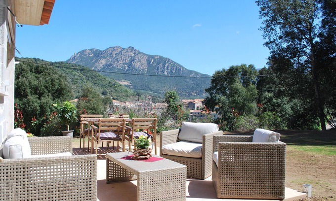 Casaglione Villa | 55-meter detached air-conditioned villa with oak garden