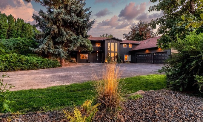 Walla Walla House | 5b/4bath w/Hot tub in Walla Walla Valley!