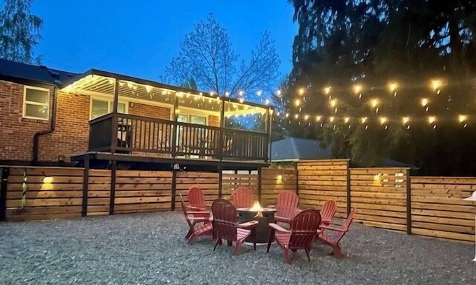 Victory Heights House | 5BR Family Retreat @ Private Creek w/Yoga & Forest Bathing, Firepit BBQs Games